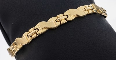 14 kt Gold Armband, GG 585/000, geometrische Glieder, part. sat., L. ca. 19.5 cm, Kastenschloss mit Sicherheitsacht, ca. 9.5g
