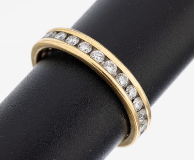 18 kt Gold Brillant-Ring, GG 750/000, 22 Brillanten zus. ca. 1.05 ct feines Weiß/p (Angaben grav.), RW 61, ca. 4.7 g