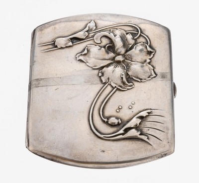 Jugendstil Zigarettenetui, deutsch um 1900, 800er Silber, Innenvergoldung, Vorderseite miterhabener Blüte, asymm. gestaltet, sehr elegante ...