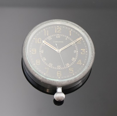 LONGINES Borduhr, Schweiz 1963, Metallgeh., Kontrastzifferbl. mit indir. Zentralsek., innen 60, außen Normalzeit, gerändelte Lünette, Werk ...