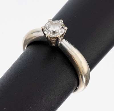 14 kt Gold Brillant-Ring, WG 585/000, Brillant ca. 1.0 ct l. get. Weiß/p, RW 60, ca.6.4 g, neue Rhod. empfohlen