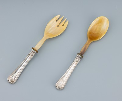 Salatbesteck, 800er Silber, Griffe gefüllt,Muschelornamentik, Monogramm HSM, Gebrauchsteile Bakelit in Hornoptik, L. ca. 25cm