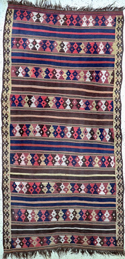 Bachtiar Kelim, Persien, um 1900, Wolle aufWolle, ca. 320 x 160 cm, leicht verfärbt, EHZ:2-3