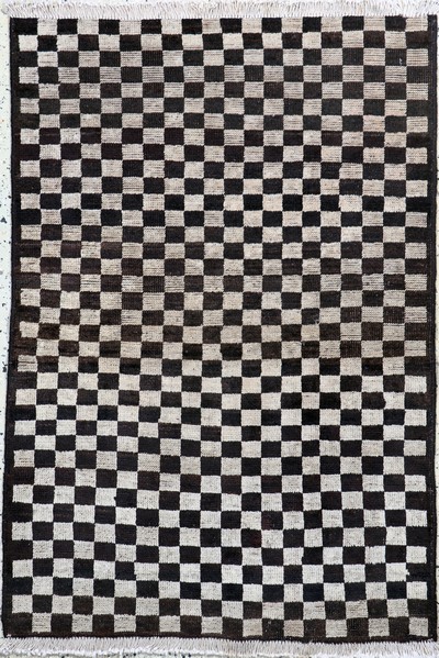 Louri Gabbeh Persien, "Schachbrett"Motiv, Anfang 20.Jhd, Wolle auf Baumwolle, ca. 138 x 93 cm, EHZ: 3