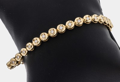 14 kt Gold Brillant-Armband, GG 585/000, 32 Brillanten zus. ca. 1.50 ct feines Weiß/lp,(lt. Schmuckpass), L. ca. 19 cm, Kastenschlossmit ...