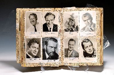 2 große Autogrammkartenalben, Schwerpunkt 50/60er Jahre, Deutschland und USA Frauen- und Männeralbum, Schauspieler, Sportler, Musiker, Prominente, ...
