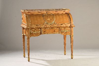 Rollbüro, Entwurf Riesner 1777, französisches Stilmöbel nach klassizistischem Vorbild, aus dem 20. Jahrhundert, Sekretärfach mit Rollklappe, ...