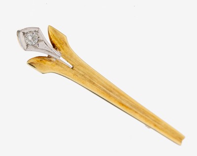 14 kt Gold Brillant-Brosche, GG/WG 585/000,länglich geometrisch, in WG gefasster Brillantca. 0.15 ct Weiß/si, L. ca. 5.9 cm, ca. 7.0 g