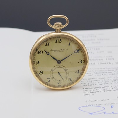 IWC offene Herrentaschenuhr in GG 585/000, Schweiz verk. lt. Stammbuchauszug 10/1929, glattes Geh. l. dell., Metallcuvette, gold. Zifferbl. fl., ...