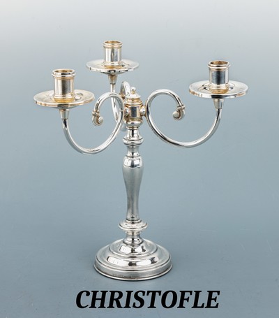 CHRISTOFLE FLEURON Kerzenständer, Frankreich 1930-50, Metall versilbert, 3 flammig mit volutenf. Armen, H. ca. 31 cm, sign. FLEURON FRANCE
