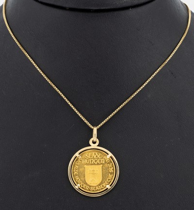 14 kt Gold Medaillen-Anhänger, GG 585/000, GG 986/000 Medaille Stadt Hungen, das alte Hoingen Stadtreich seit 1361, Rs: Schloss, an ...