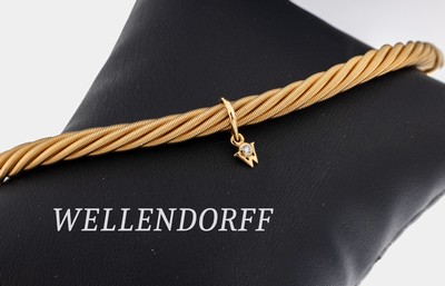 18 kt Gold WELLENDORFF Armband "Princess", GG 750/000, mehrreihig gedrehtes Kordel- armband, hochfeine Verarbeitung, typ. W- Anhänger mit ...