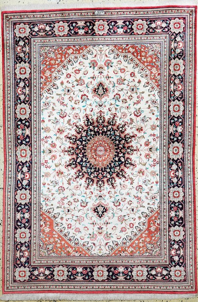 Ghom Seide fein Persien, signiert"Banaie", Ende 20.Jhd, reine Naturseide, ca. 200 x 135 cm, ca. 1,0 Mio. Kn/qm, EHZ: 1-2