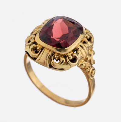 14 kt Gold Granat-Ring, 1930er Jahre, GG 585/000, aufwändige Goldschmiedearbeit, ca. 5.9 g, RW 54.5