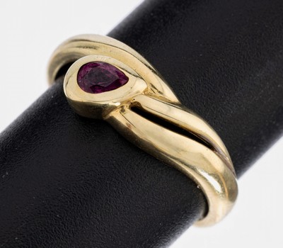 14 kt Gold Rubin-Ring, GG 585/000, kl. Rubin-Tropfen, RW 53, ca. 2.5 g