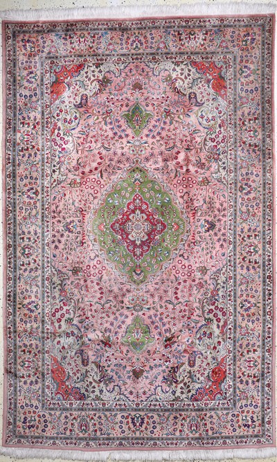 Täbriz fein(40 Raj), Persien, Mitte 20.Jhd,Korkwolle auf Baumwolle, ca. 304 x 191 cm, Reinigungsbedürftig, EHZ: 2