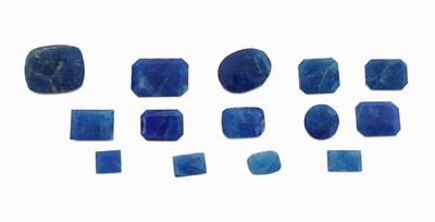 Lot 14 lose Hauyne, zus. ca. 8.83 ct, versch. Formen, Größen und Farbnuancen