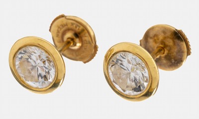 Paar 18 kt Gold Brillant-Ohrstecker, GG 750/000, 2 Brillanten zus. ca. 2.10 ct Weiß/ vs, ca. 2.5 g, in Etui, mit Kopie des Schmuckpass, Reinigung ...