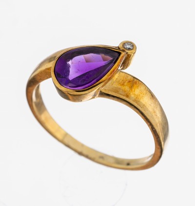 14 kt Gold Amethyst-Brillant-Ring, GG 585/000, Amethyst-Triangel, kl. Brillant, RW 56, ca. 3.6 g