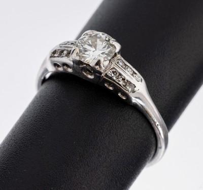 Platin Diamant Ring, 1930er Jahre, 1 Altschliffdiamant und 12 8/8-Diamanten zus. ca. 0.60 ct get. Weiß/si-p1, RW 55, ca. 3.4 g