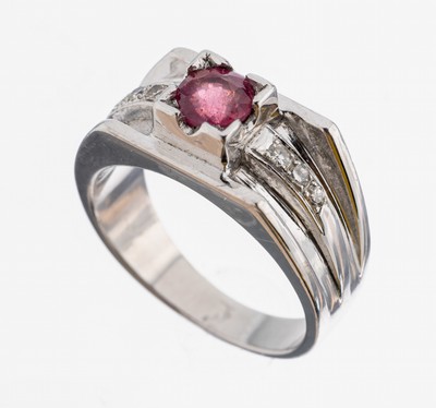 8 kt Gold Rubin-Diamant-Ring, WG 333/000 gepr., rundfacett. Rubin ca. 1.00 ct, 6 8/8- Diamanten zus. ca. 0.12 ct Weiß/si-p, RW 62, ca. 10.5 g