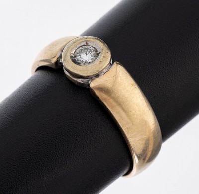 14 kt Gold Brillant-Ring, GG/WG 585/000, Brillant ca. 0.10 ct Weiß/si, RW 57, ca. 3.8 g