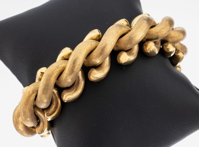 14 kt Gold Armband, GG 585/000, z.T. strukt. und pol., hohl gearbeitet, L. ca. 20 cm, versteckte Schließe mit Sicherheitsacht, ca. 80.1 g