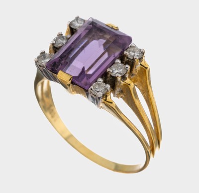 14 kt Gold Amethyst-Brillant-Ring, GG/WG 585/000, Amethyst-Baguette ca. 2.0 ct, 6 Brillanten zus. ca. 0.20 ct Weiß/si, RW 58, ca. 5.1 g