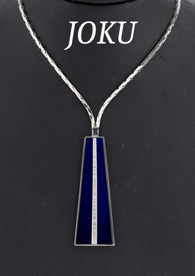 14 kt Gold Lapislazuli-Diamant-Collier, 1970erJahre, WG 585/000, eingeschliffene polierteLapislazuli-Scheibe, 8/8-Diamanten zus. ca. 0.31 ct (grav.) ...