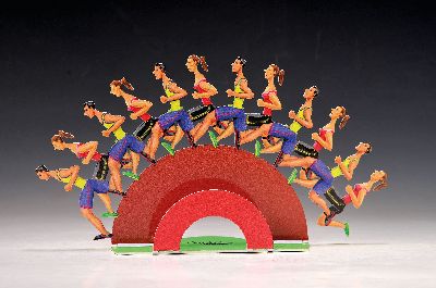 David Gerstein, geb. 1944 Jerusalem, "Run", lasergeschnittener Edelstahl, bunt lackiert, H. ca. 17cm, B. ca. 30cm