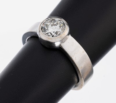 14 kt Gold Brillant-Ring, WG 585/000, Brillant in Zargenfassung ca. 1.20 ct Weiß/vs,RW 61, ca. 9.2 g