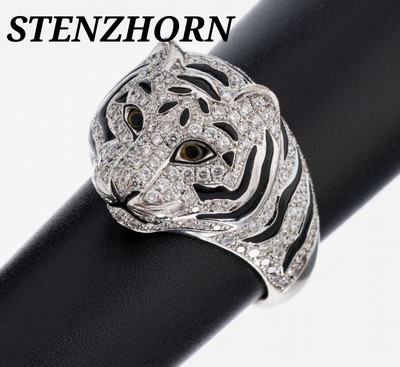 18 kt Gold STENZHORN Brillant-Saphir-Email- Ring, "Raubtier", WG 750/000, voll ausgefasst mit 221 Brillanten zus. ca. 1.20 ctWeiß/vs, ...