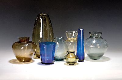 Sammlung aus 11 Glasvasen, überwiegend Entw. Wilhelm Wagenfeld (1900-1990), WMF Geislingen und VLG AG Weißwasser, 1950/60er-Jahre, unterschiedlich ...