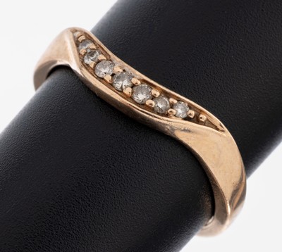 14 kt Gold Brillant-Ring, GG 585/000, 7 Brillanten zus. ca. 0.05 ct Weiß- l.get.Weiß/p1, RW 56, ca. 3 g