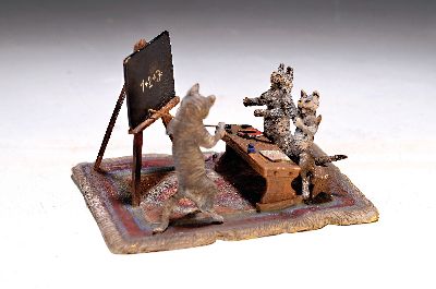 Wiener Bronze, Katzenschule, sign. Franz Bergmann, zwei Katzenkinder lernen Mathematik, bunt staffiert, ca. 7x13x10 cm