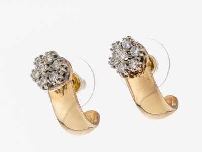 Paar 14 kt Gold Brillant-Ohrstecker, GG 585/000, je mit 7 Brillanten zus. ca. 0.35 ct Weiß/si, , L. ca. 1.6 cm, ca. 6.2 g, Brisuren verg. mit gr. ...