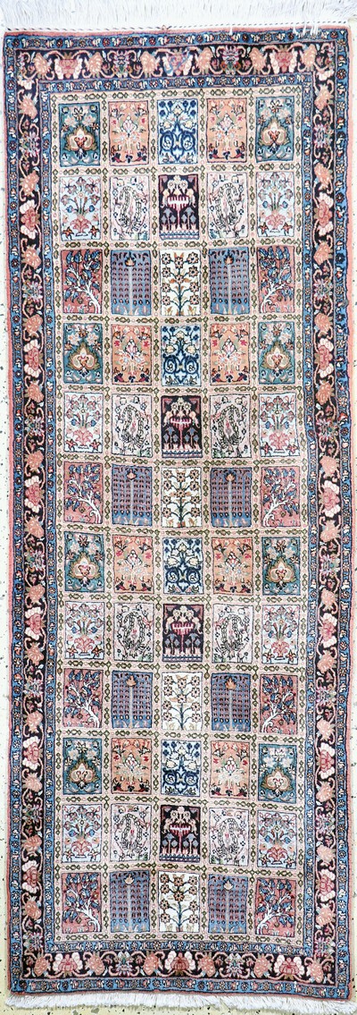 Bidjar fein, Persien, Ende 20.Jhd, Korkwolle mit Seide, ca. 207 x 75 cm, EHZ: 2