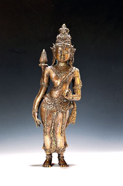 Bronzefigur, Padmapani, Tibet, wohl 19. Jh., stehend, die rechte Hand in Varada-Mudra, in der linken Hand eine Lotusblume, ohne Sockel, vermutlich ...