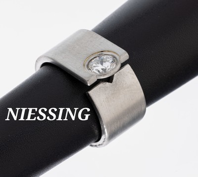 Platin NIESSING Brillant-Ring, Platin 950/000, sign., Brillant ca. 0.40 ct Weiß/vs, RW 50, ca. 14.3 g