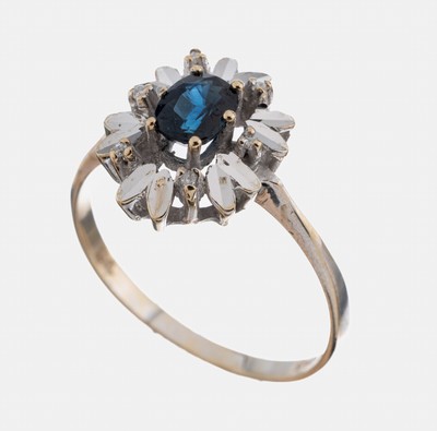 14 kt Gold Saphir-Diamant-Ring, WG 585/000,ovalfacett. Saphir ca. 0.30 ct, 6 8/8- Diamanten zus. ca. 0.03 ct, ca. 2.5 g, RW 57