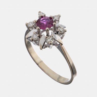 14 kt Gold Rubin-Diamant-Ring, WG 585/000, rundfacett. Rubin ca. 0.23 ct, 6 8/8-Diamantenzus. ca. 0.15 ct l.get.Weiß/si, RW 53, ca. 2.4g