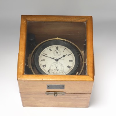 A. LANGE & SÖHNE Marinechronometer Kaliber 48, Deutschland um 1945, vergl. 2-tlg. Holzkasten eines Einheitschronometers (nicht orig. zu dieser Uhr), ...