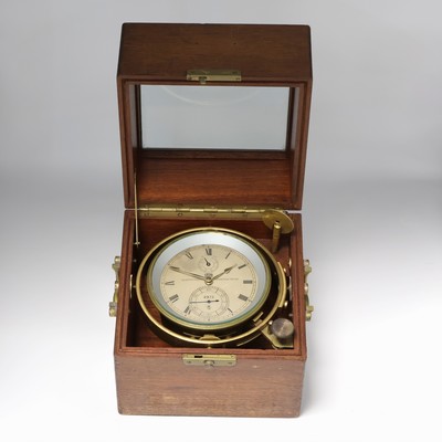 GUB Marinechronometer Nr. 2972 im späteren Gehäuse/Holzkasten, DDR um 1955, 2-tlg. vergl. Holzkasten Nr. 3239, kardanisch aufgehängtes Messinggeh. ...