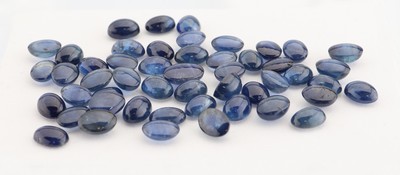 Lot lose Saphire, zus. ca. 60.78 ct, Cabochonsin versch. Größen, Formen und Farbnuancen