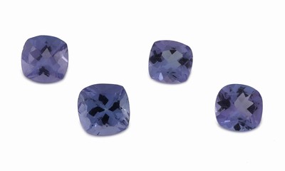 Lot 4 lose Tansanite, zus. ca. 2.53 ct, Kissenschliff