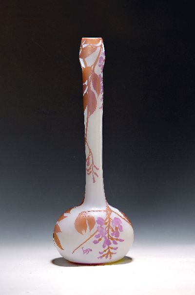 Große Vase, Frankreich, Legras, um 1910-20, braun und violett überfangenes Glas, geschnitten und geschliffen, umlaufender floraler Dekor, signiert, ...
