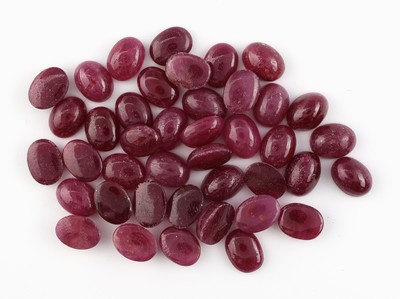 Lot lose Rubine, zus. ca. 73.37 ct, ovale Cabochons in versch. Größen, Ausfassware