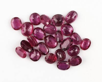 Lot lose Rubine, zus. ca. 10.15 ct, ovalfacett. in versch. Größen