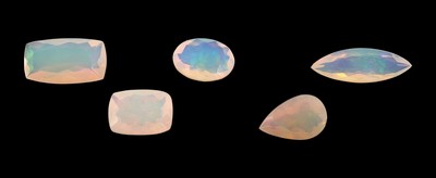 Lot 5 lose Opale, zus. ca. 11.59 ct, versch. Schliffformen