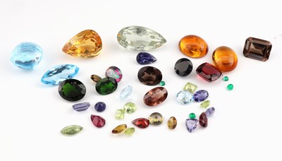 Fundgrube div. Farbsteine, zus. ca. 67.62 ct, u.a. Turmaline, Citrine, Smaragde, Blautopas (beh.) und Peridot, versch. Schliffformen, Größen und ...